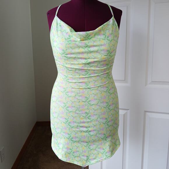 PrettyLittleThing Lime Ditzy Print Lace Up Back Shift Dress sz 4 mini halter NOS - Picture 2 of 16